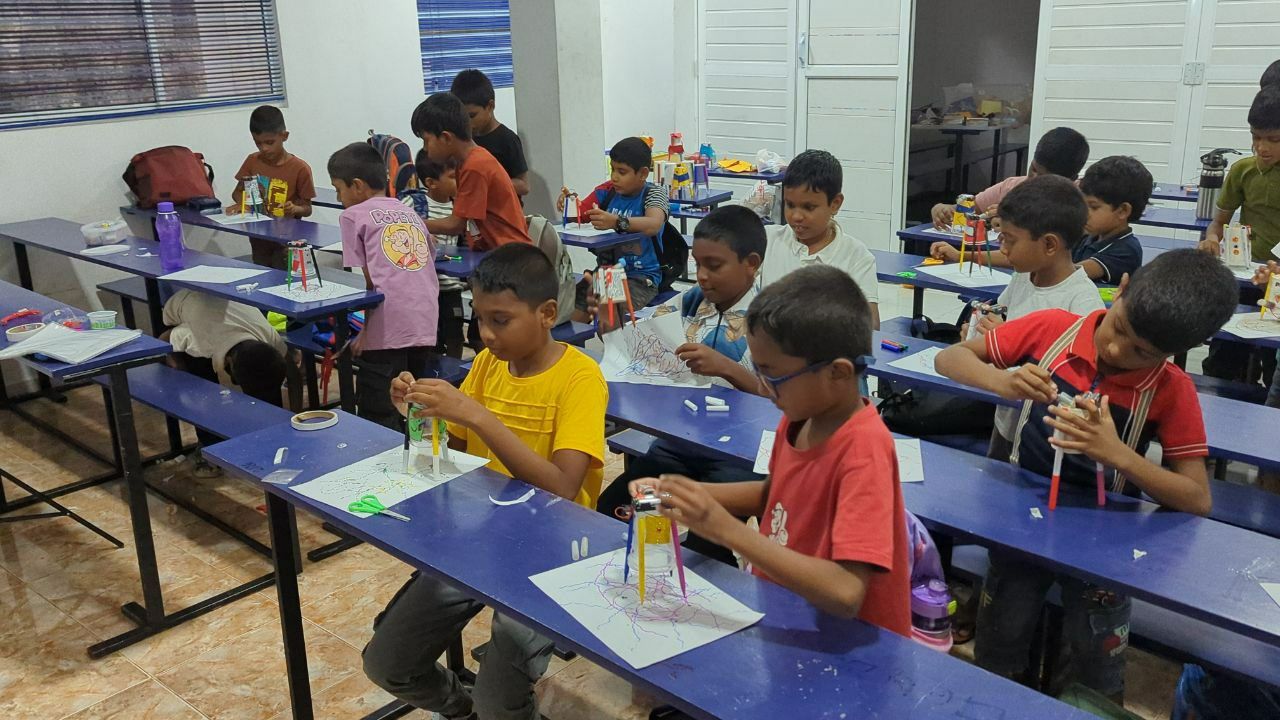 Ceylon Robotics students at the Mount Lavinia branch