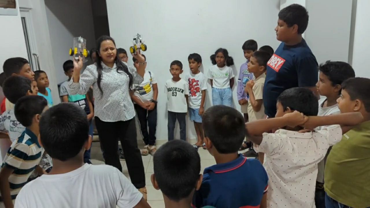 Ceylon Robotics students at the Mount Lavinia branch