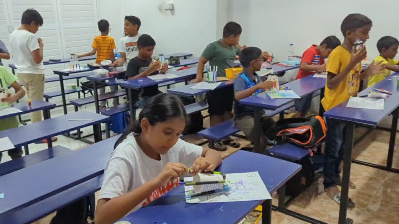 Students at the Mount Lavinia branch
