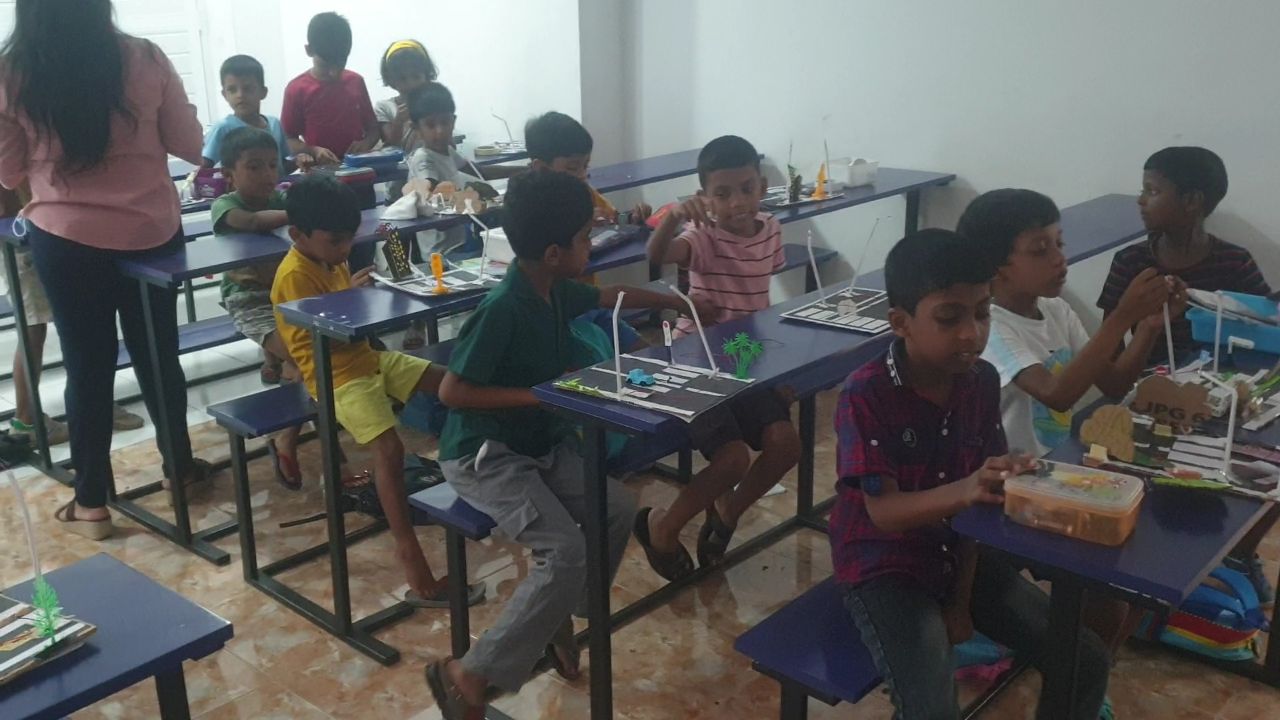 Ceylon Robotics students at the Mount Lavinia branch