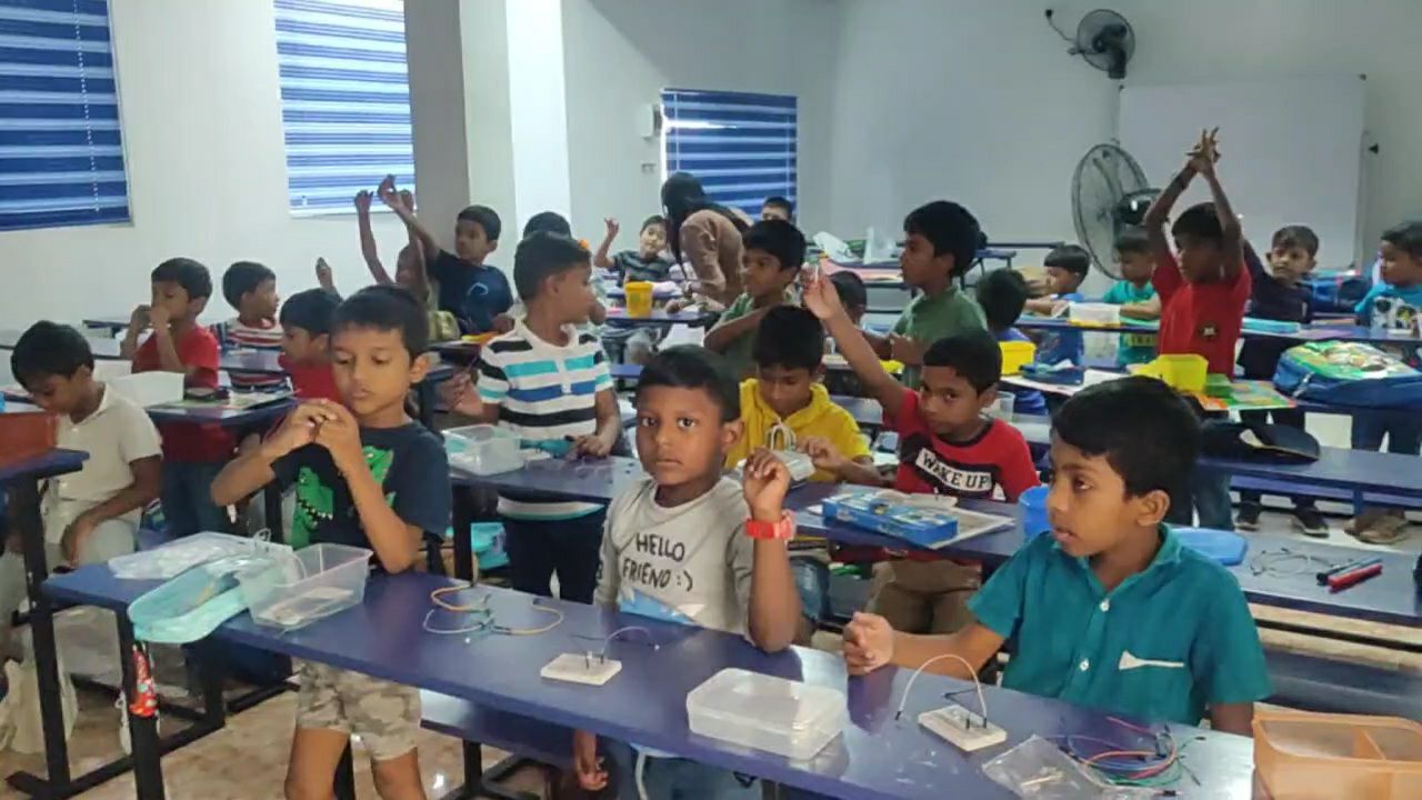 Ceylon Robotics students at the Mount Lavinia branch